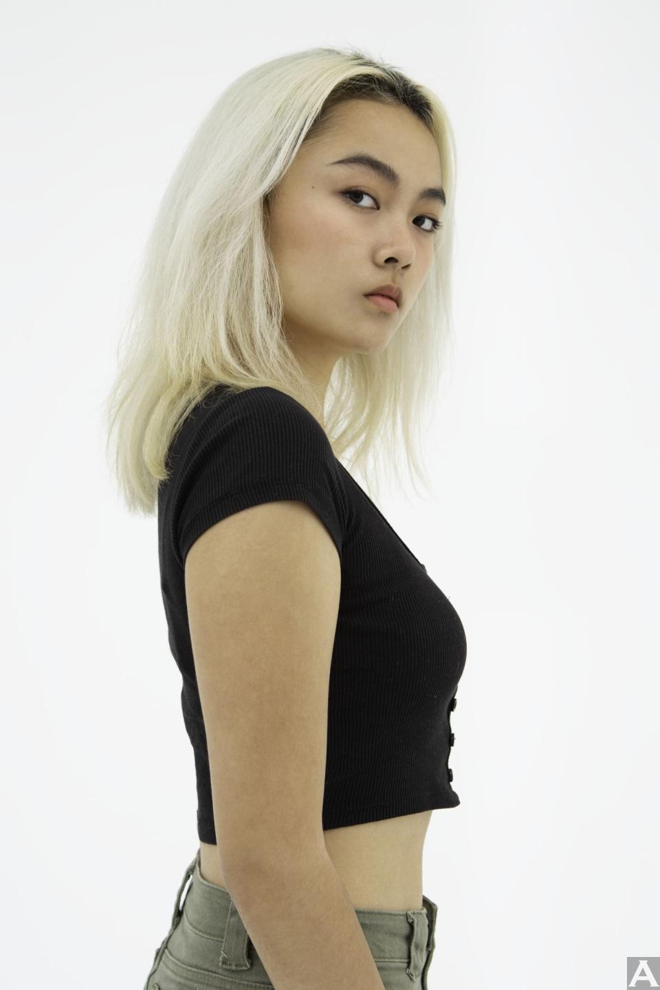 東京外国人モデル事務所アクアモデルのアジア人モデルエミリー