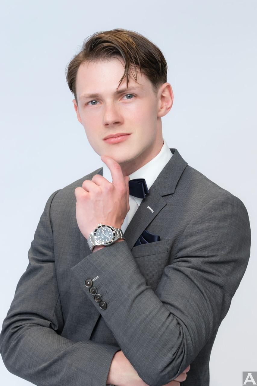 東京外国人モデル事務所アクアモデルの白人モデルレオン