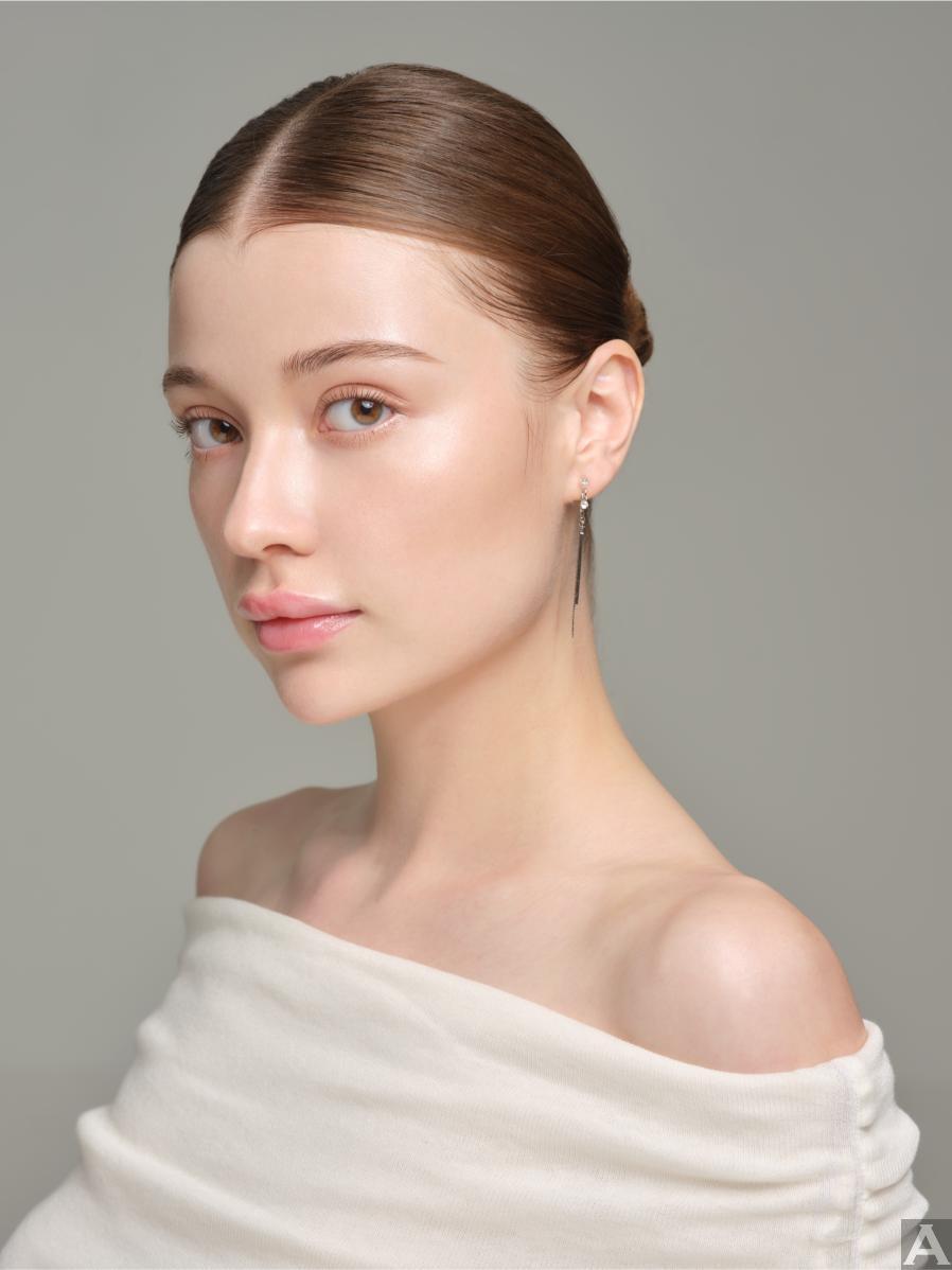 東京外国人モデル事務所アクアモデル所属の白人モデルのダイアナ