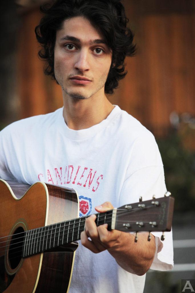 東京外国人モデル事務所アクアモデルの白人男性モデルニール