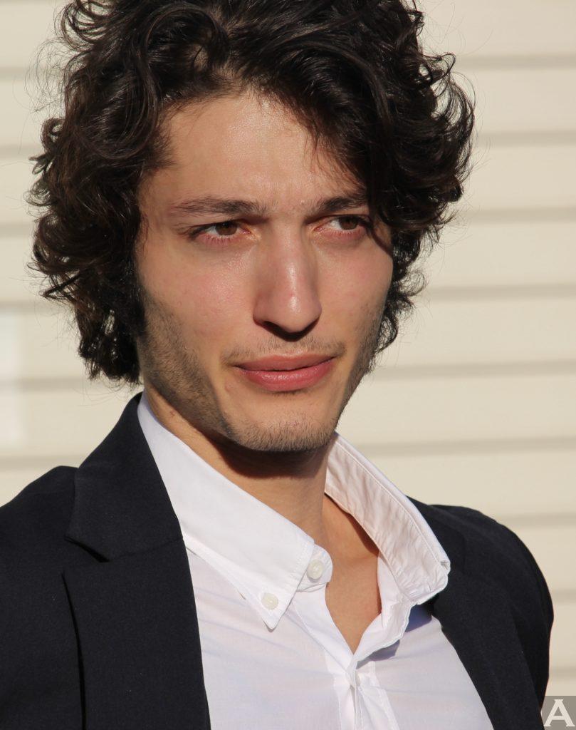 東京外国人モデル事務所アクアモデルの白人男性モデルニール