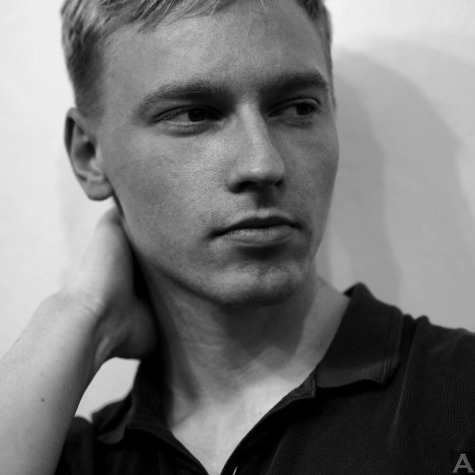 東京外国人モデル事務所アクアモデルの白人男性モデルミカエル