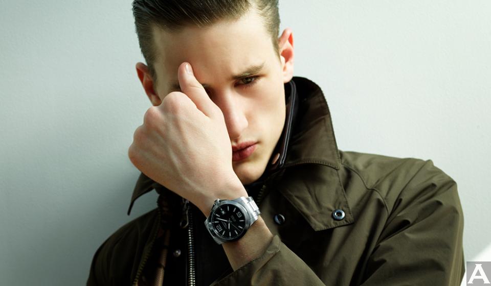 東京外国人モデル事務所アクアモデルの白人モデルポール