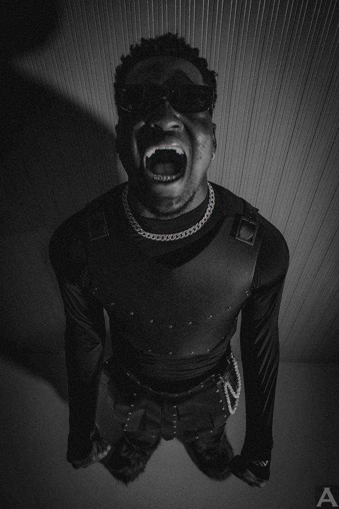 東京外国人モデル事務所アクアモデル所属の黒人モデルのジーニアス