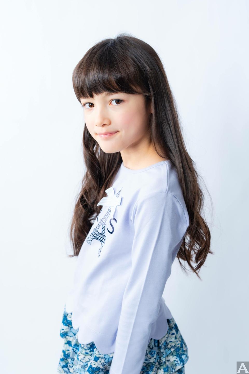 東京外国人モデル事務所アクアモデル所属のキッズモデルのエマ