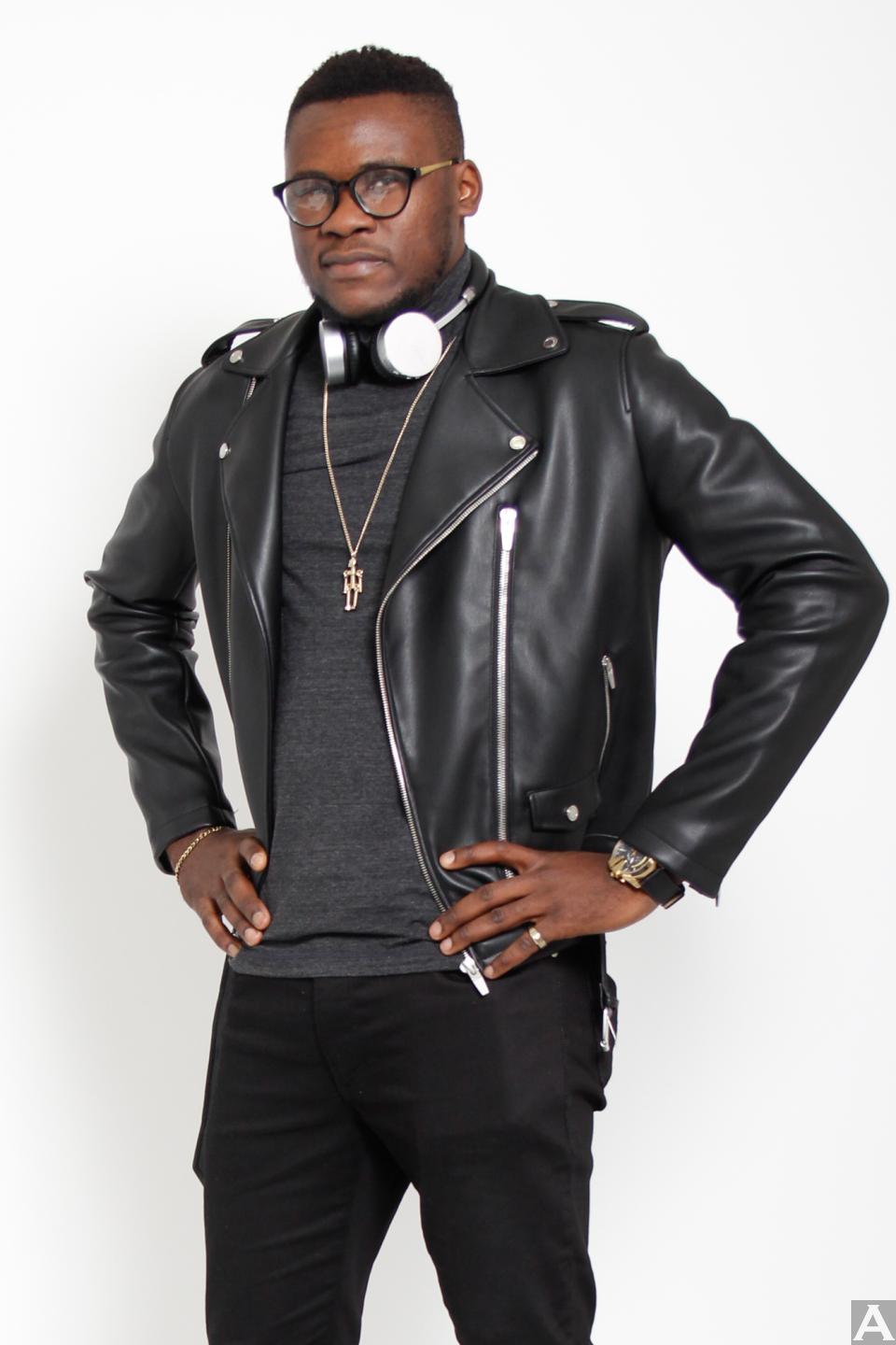 東京　外国人　モデル 事務所　アクアモデル　ファッション　黒人　アビオドン