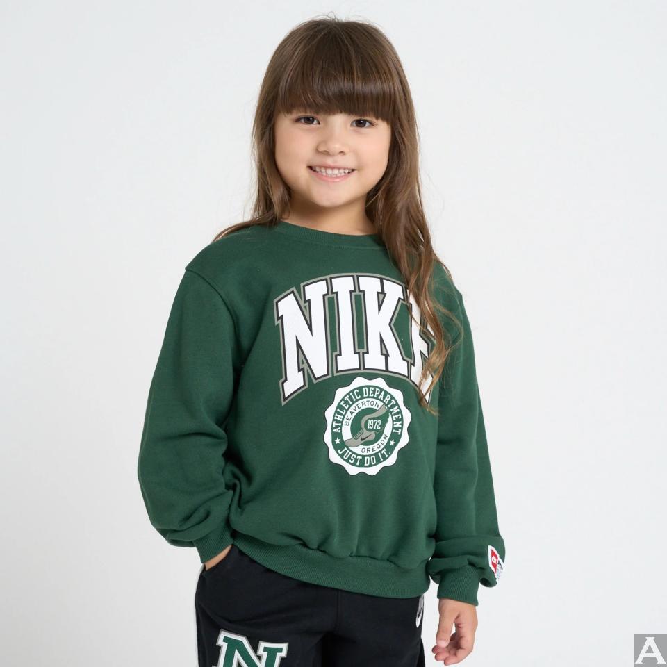 東京外国人モデル事務所アクアモデル所属のキッズモデルのエミリー