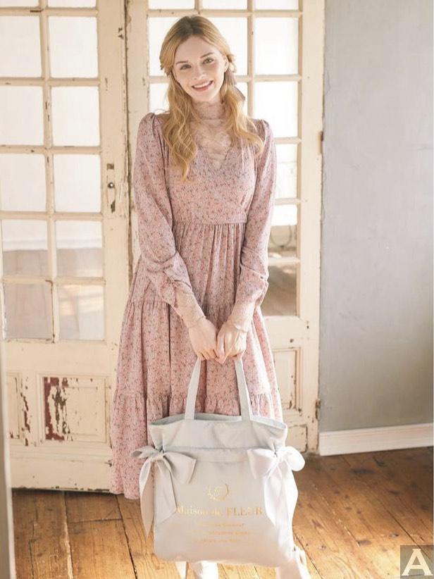 東京外国人モデル事務所アクアモデルの白人モデルソフィー