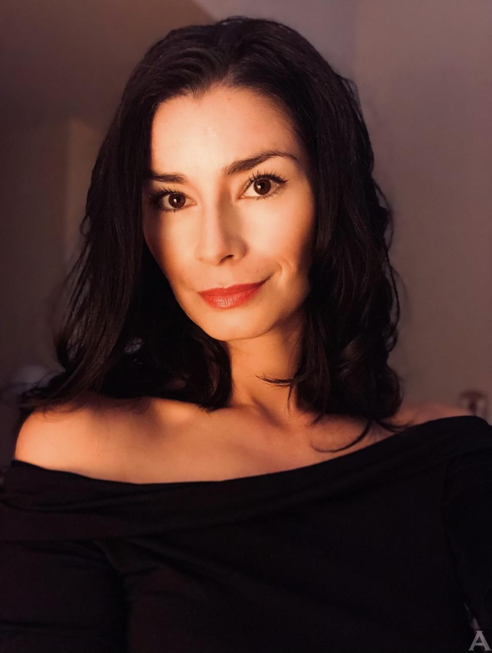 東京外国人モデル事務所アクアモデルの白人モデルアレクサンドラ