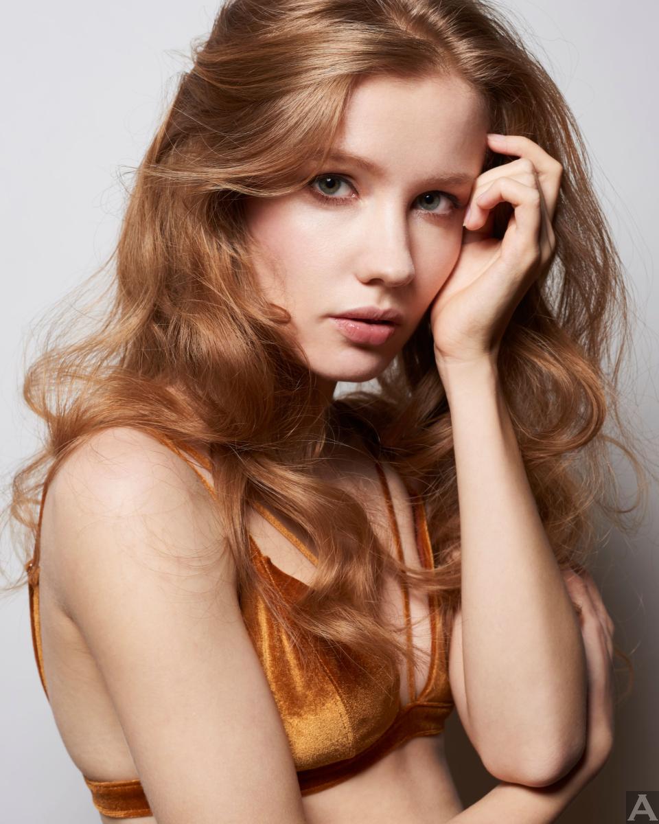 東京外国人モデル事務所アクアモデルの白人モデルアリーナ