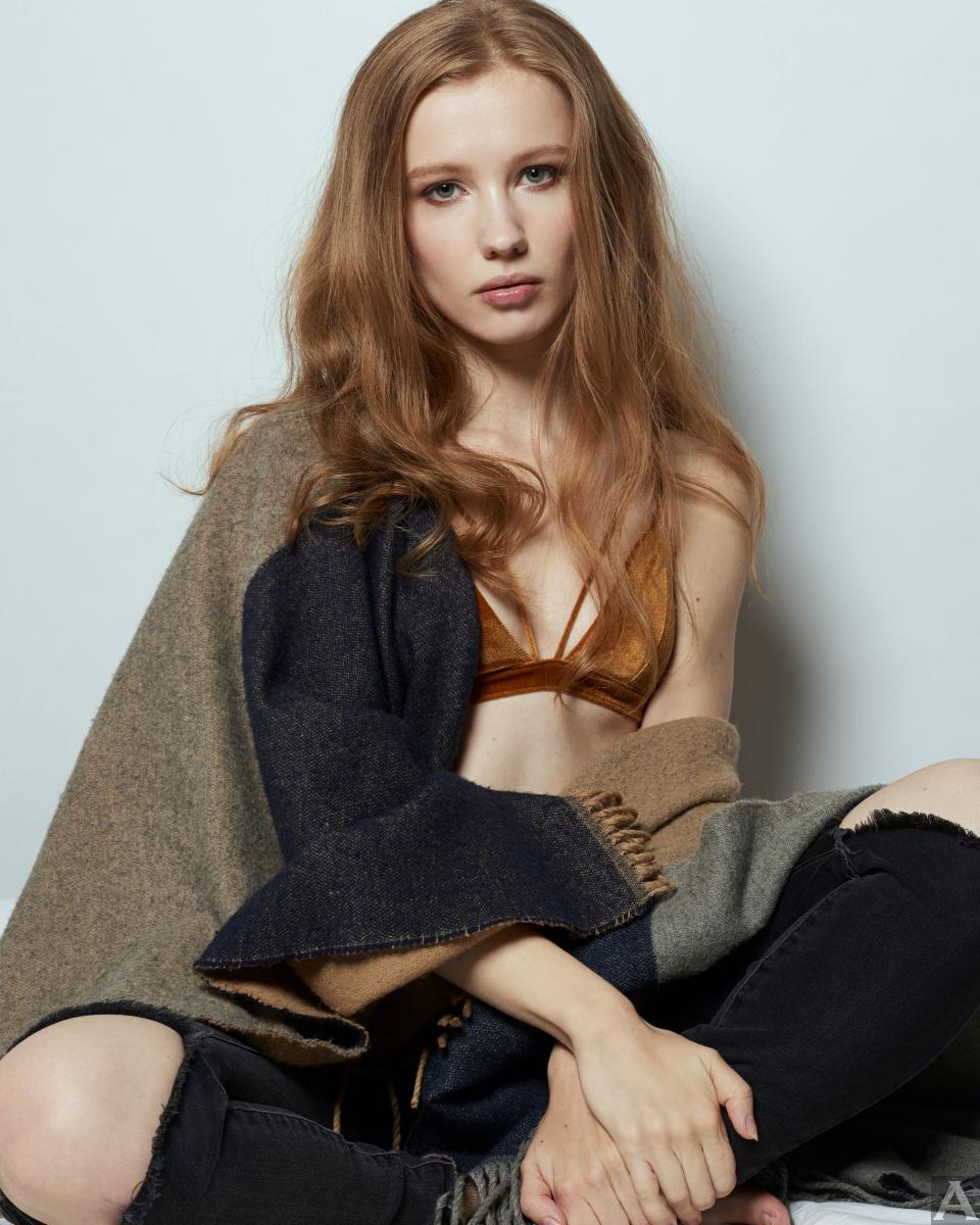 東京外国人モデル事務所アクアモデルの白人モデルアリーナ