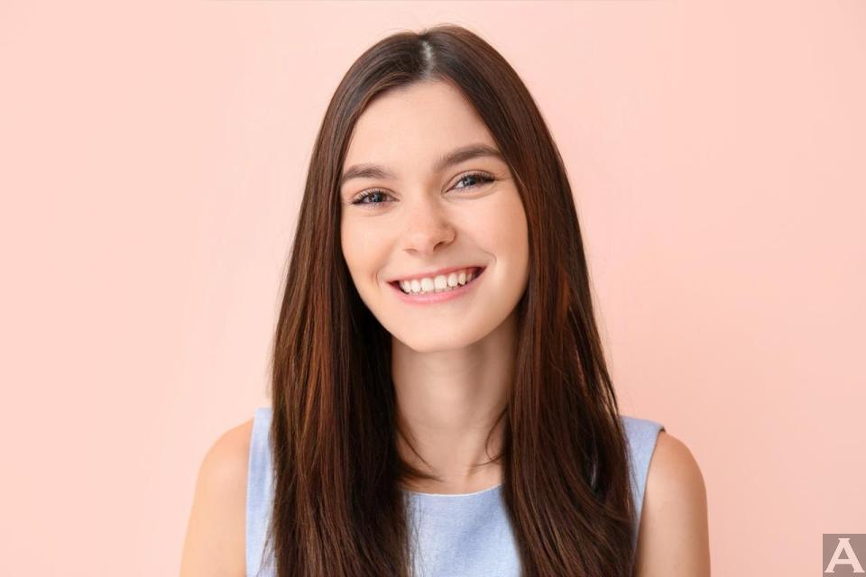 東京外国人モデル事務所アクアモデル所属の白人モデルのカリナ