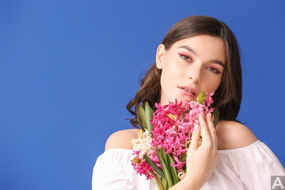 東京外国人モデル事務所アクアモデル所属の白人モデルのカリナ