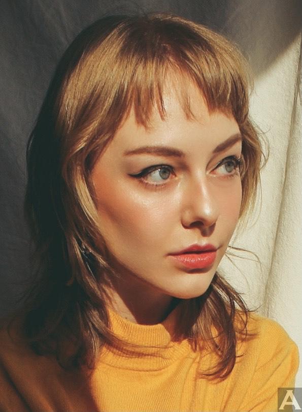 東京外国人モデル事務所アクアモデルの白人モデルキャサリン