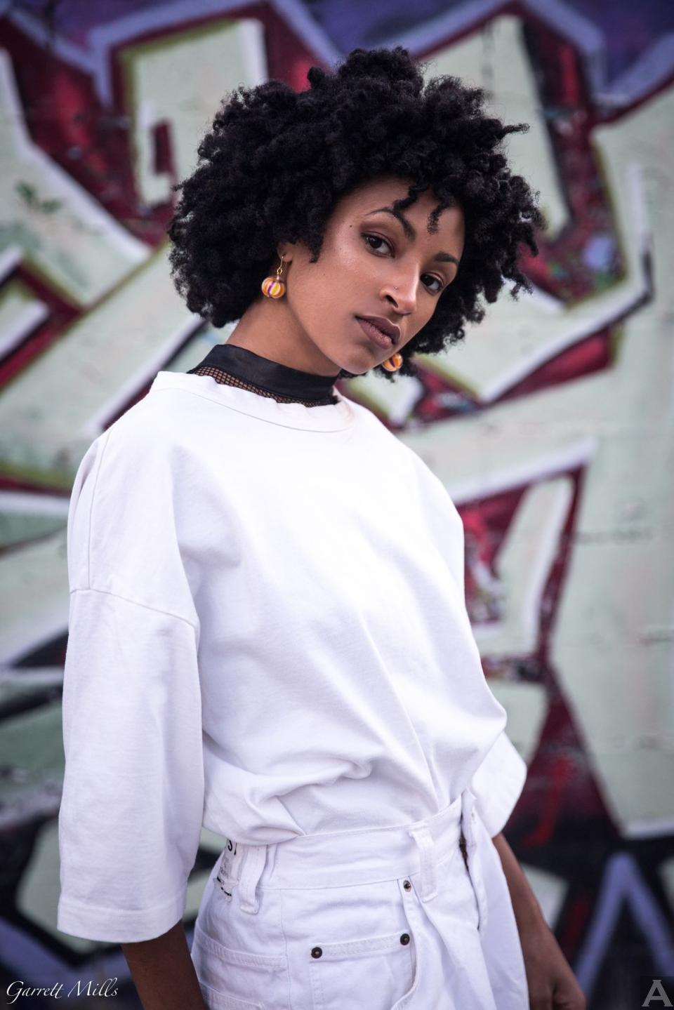 東京外国人モデル事務所アクアモデルの黒人モデルクロエ