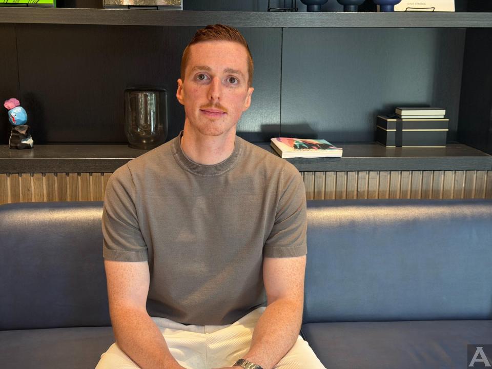 東京外国人モデル事務所アクアモデル所属の白人モデルのバレンタイン