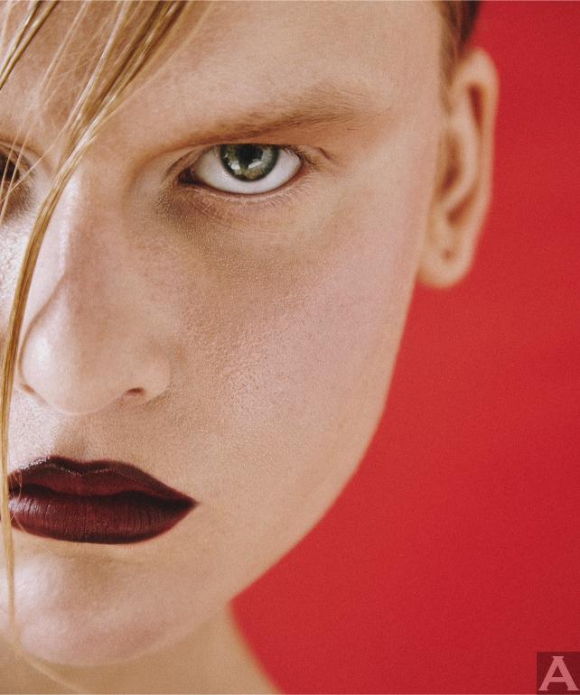 東京外国人モデル事務所アクアモデル所属の白人モデルのサバ