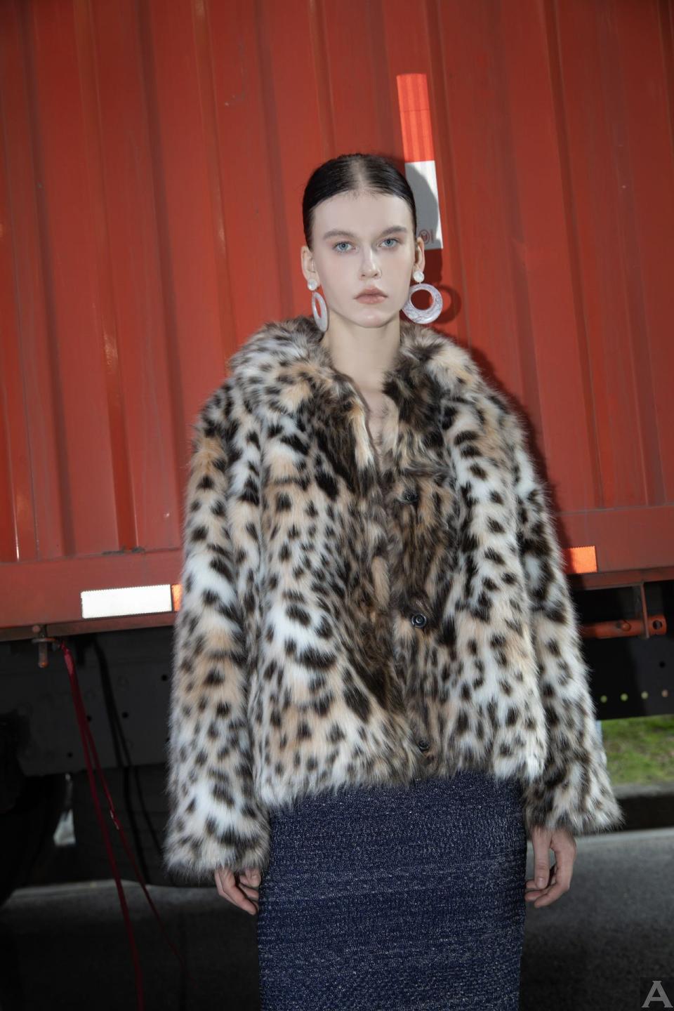 東京外国人モデル事務所アクアモデル所属の白人モデルのサバ