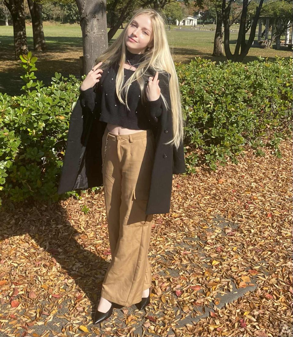 東京外国人モデル事務所アクアモデル所属の白人モデルのビキ