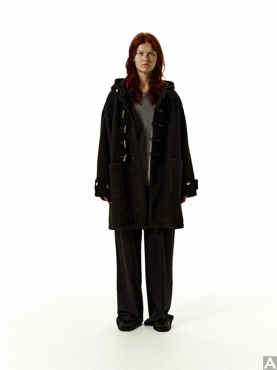 東京外国人モデル事務所アクアモデル所属の白人モデルのサバ