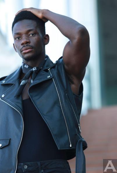 東京外国人モデル事務所アクアモデル所属の黒人モデルのパパ