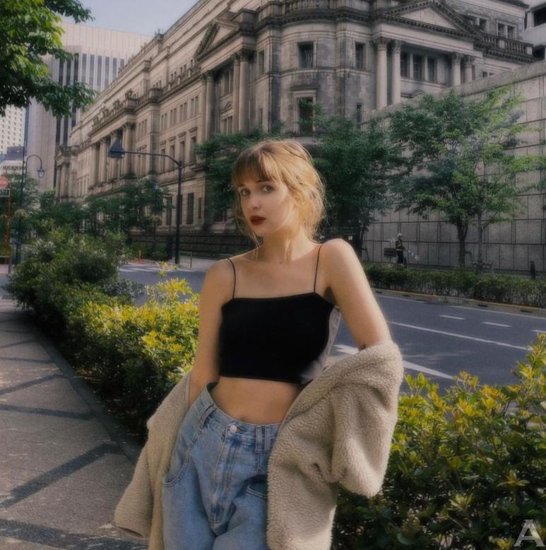 東京外国人モデル事務所アクアモデル所属の白人モデルのイネッサ