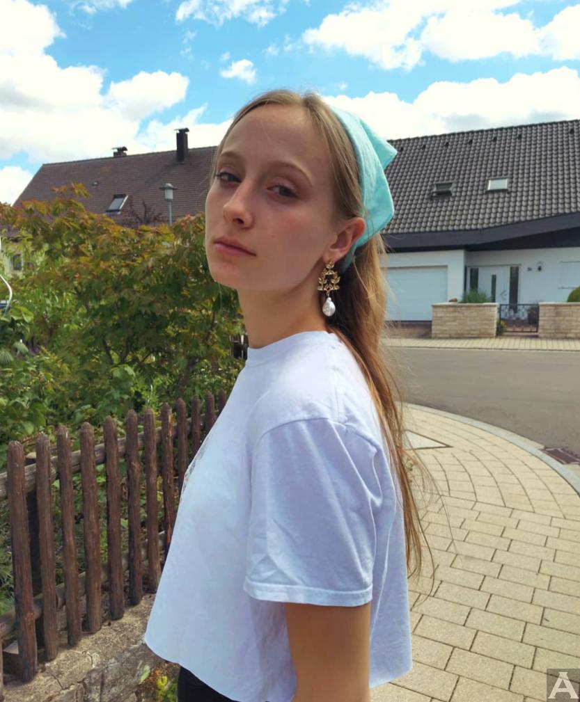 東京外国人モデル事務所アクアモデル所属の白人モデルのイダ