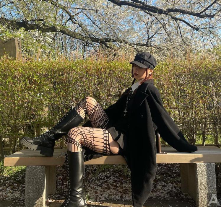 東京外国人モデル事務所アクアモデル所属の白人モデルのアリエル