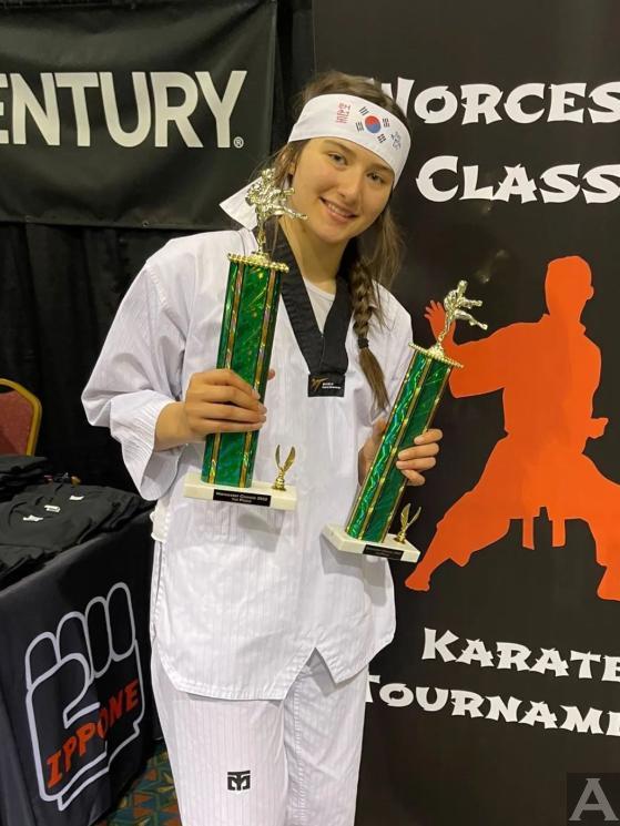 東京外国人モデル事務所アクアモデル所属のヒスパニックモデルのアンドレッサ