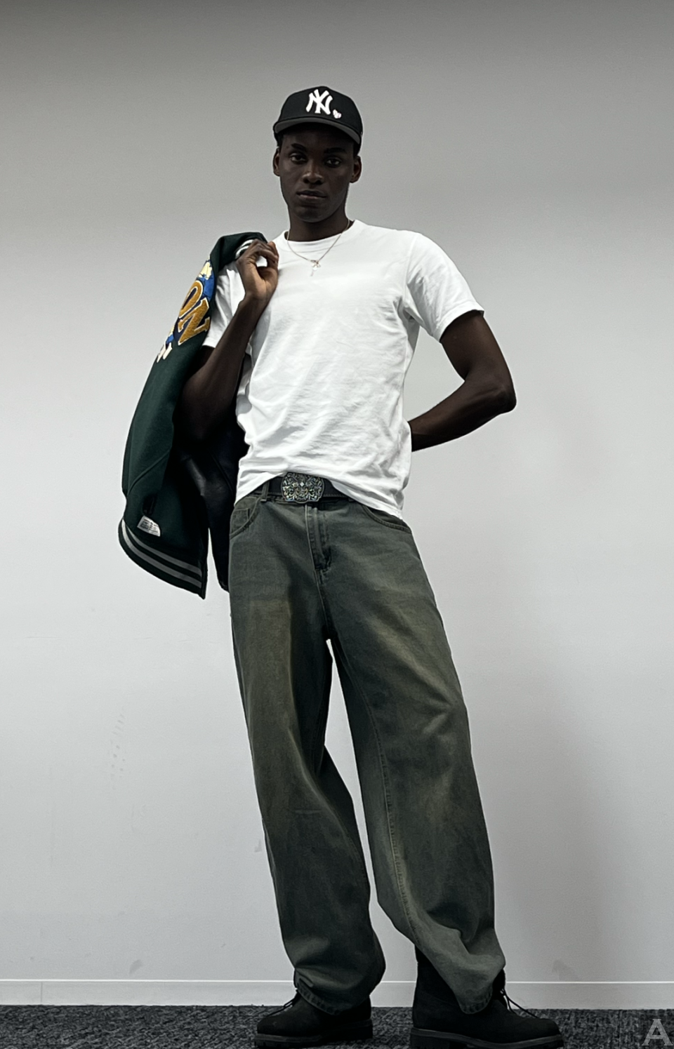 東京外国人モデル事務所アクアモデル所属の黒人モデルのケリー