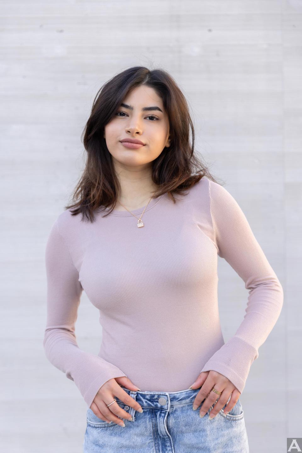 東京外国人モデル事務所アクアモデル所属のアジア人モデルのカーディジャ