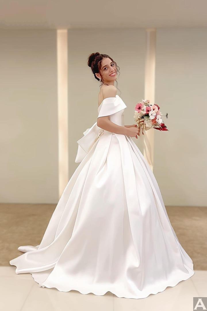 東京外国人モデル事務所アクアモデル所属のアラビックモデルのフォローラ