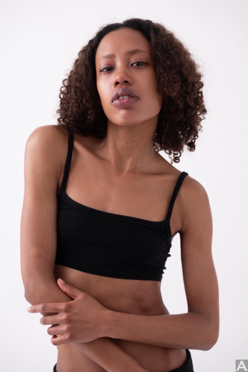 東京外国人モデル事務所アクアモデル所属のハーフモデルのリー