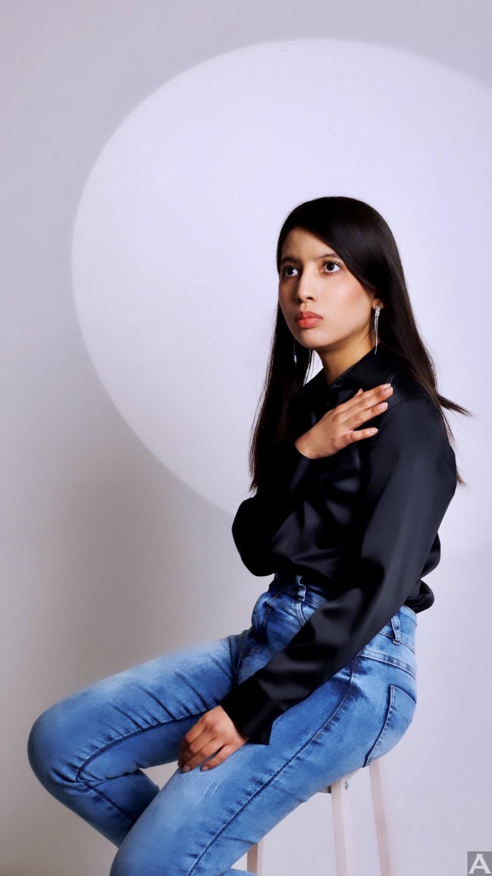 東京外国人モデル事務所アクアモデルのハーフモデルガビ