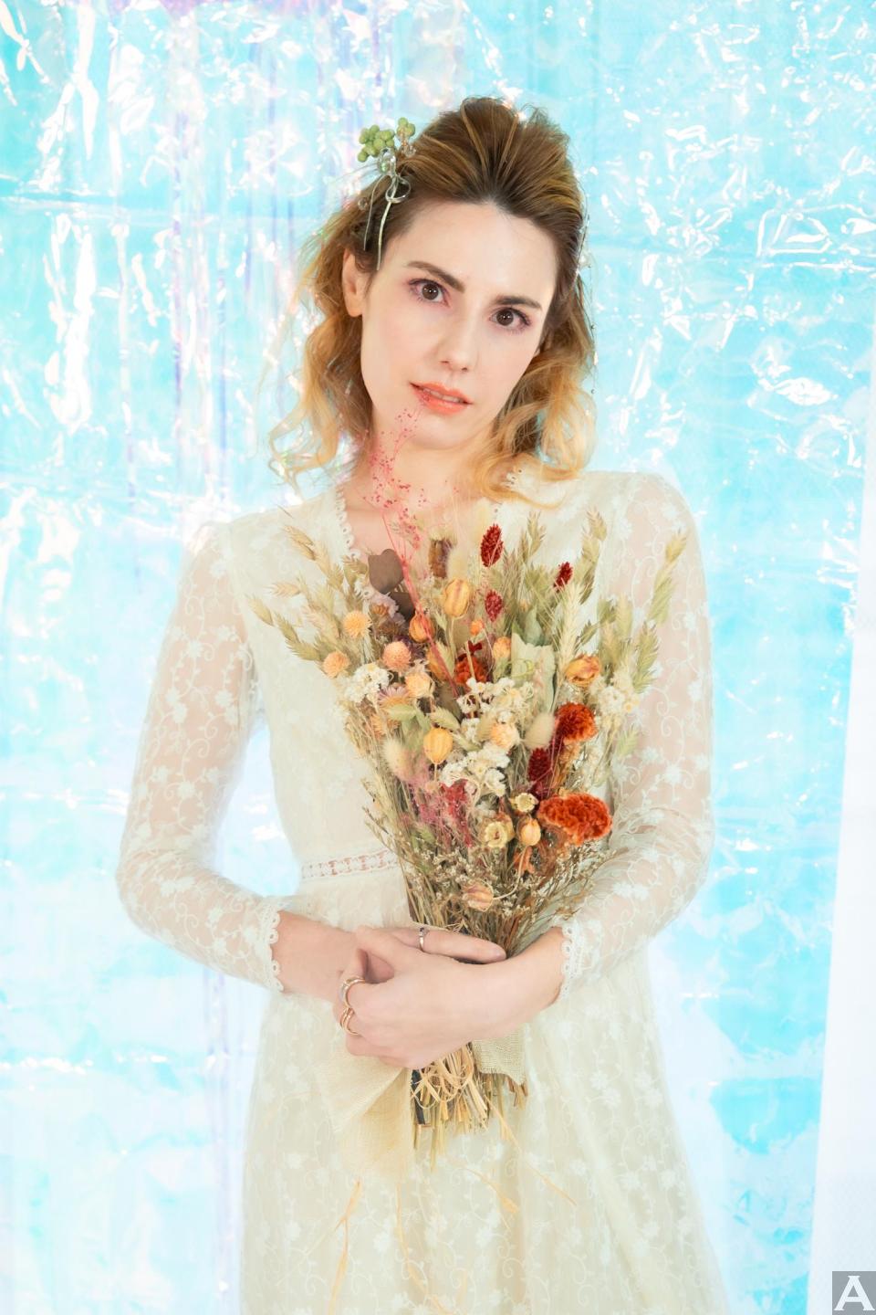 東京外国人モデル事務所アクアモデル所属の白人モデルのアリサ