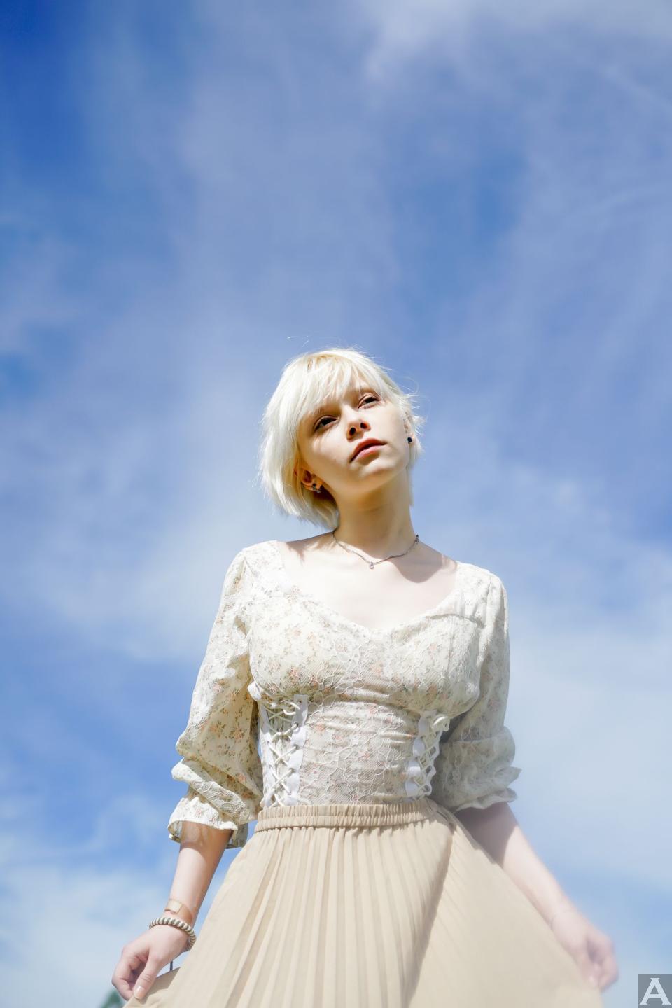 東京外国人モデル事務所アクアモデルの白人モデルトーニャ