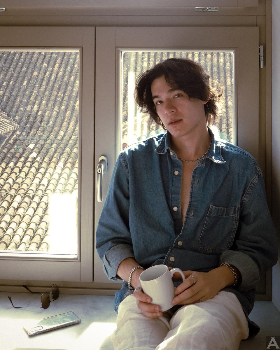 東京外国人モデル事務所アクアモデル所属のハーフモデルのアーサー