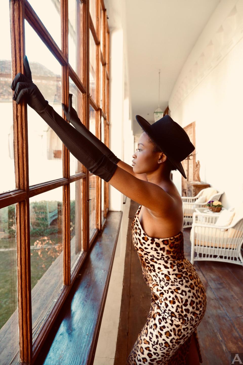 東京外国人モデル事務所アクアモデル所属の黒人モデルのメギイ