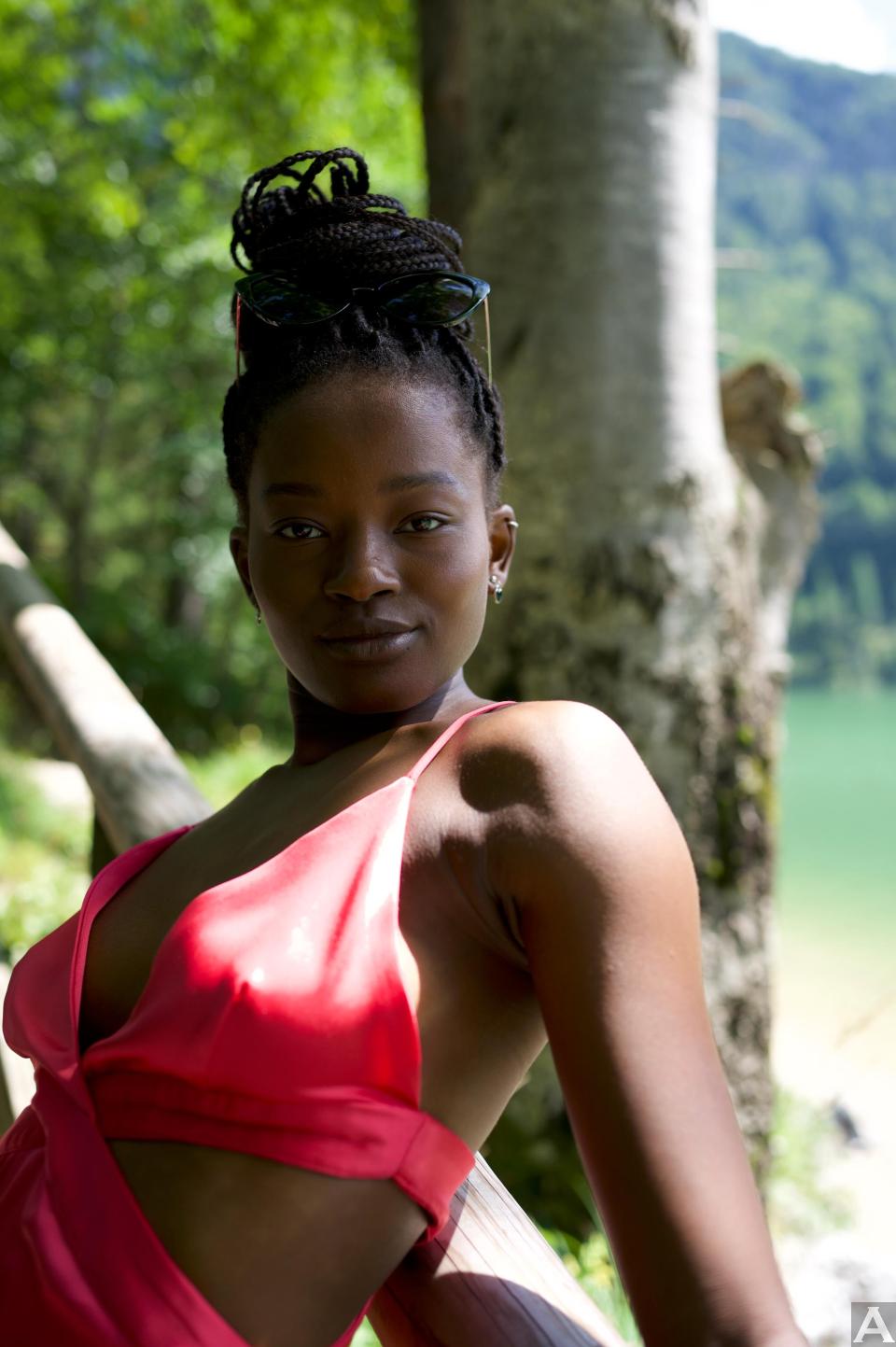 東京外国人モデル事務所アクアモデル所属の黒人モデルのメギイ