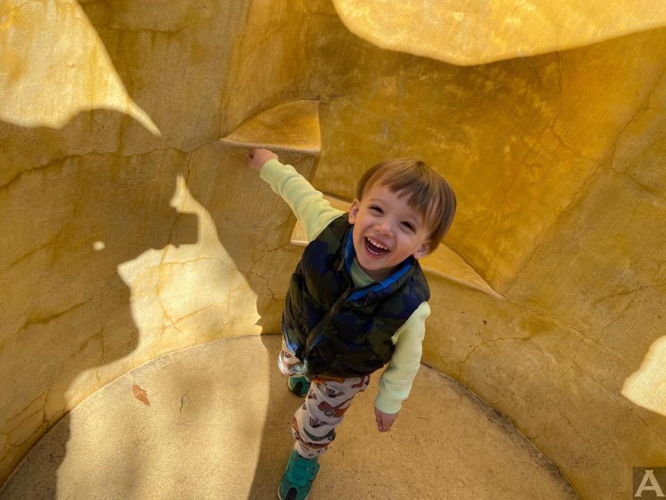 東京外国人モデル事務所アクアモデル所属のキッズモデルのオスカー