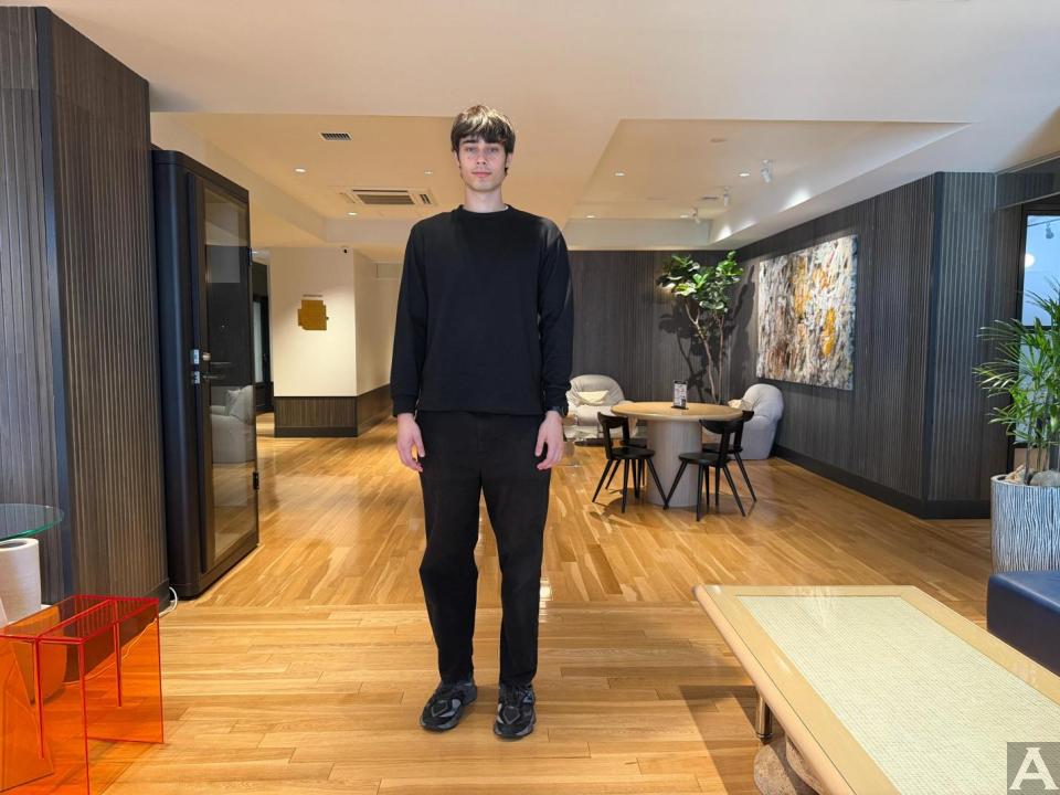 東京外国人モデル事務所アクアモデル所属の白人モデルのイヴァン