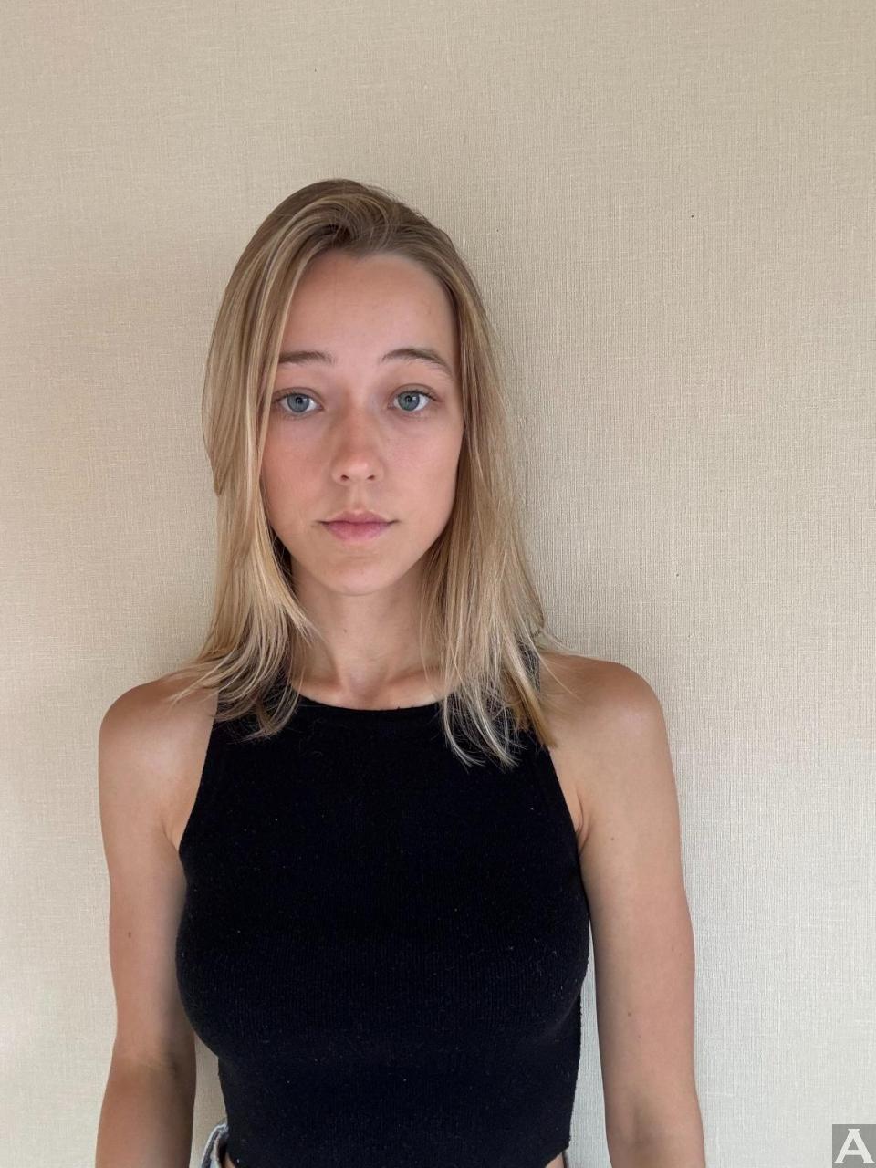 東京外国人モデル事務所アクアモデル所属の白人モデルのペイジー