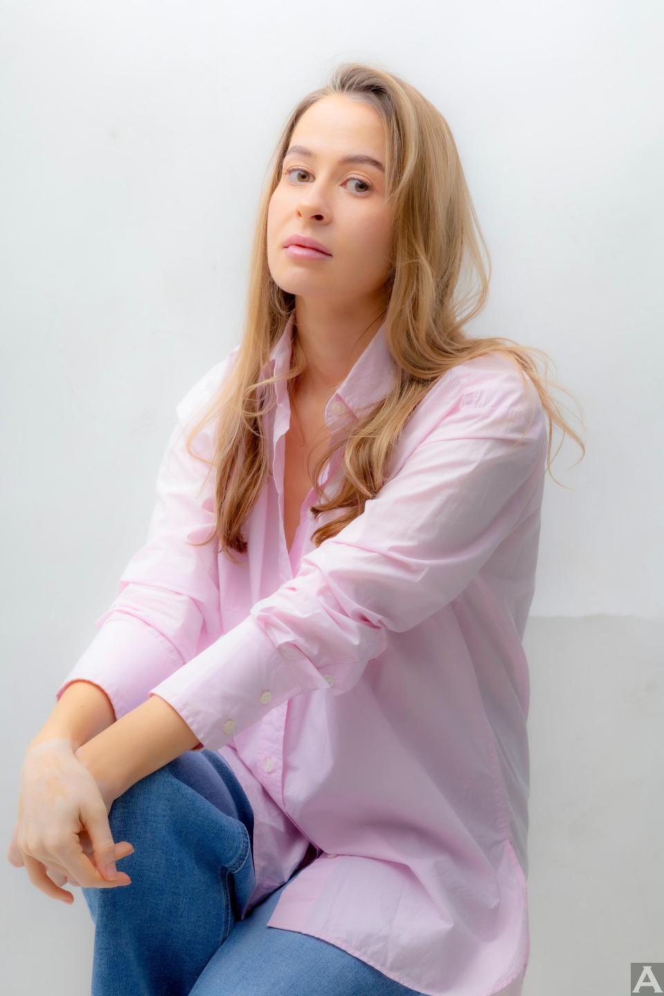 東京外国人モデル事務所アクアモデル所属の白人モデルのニア