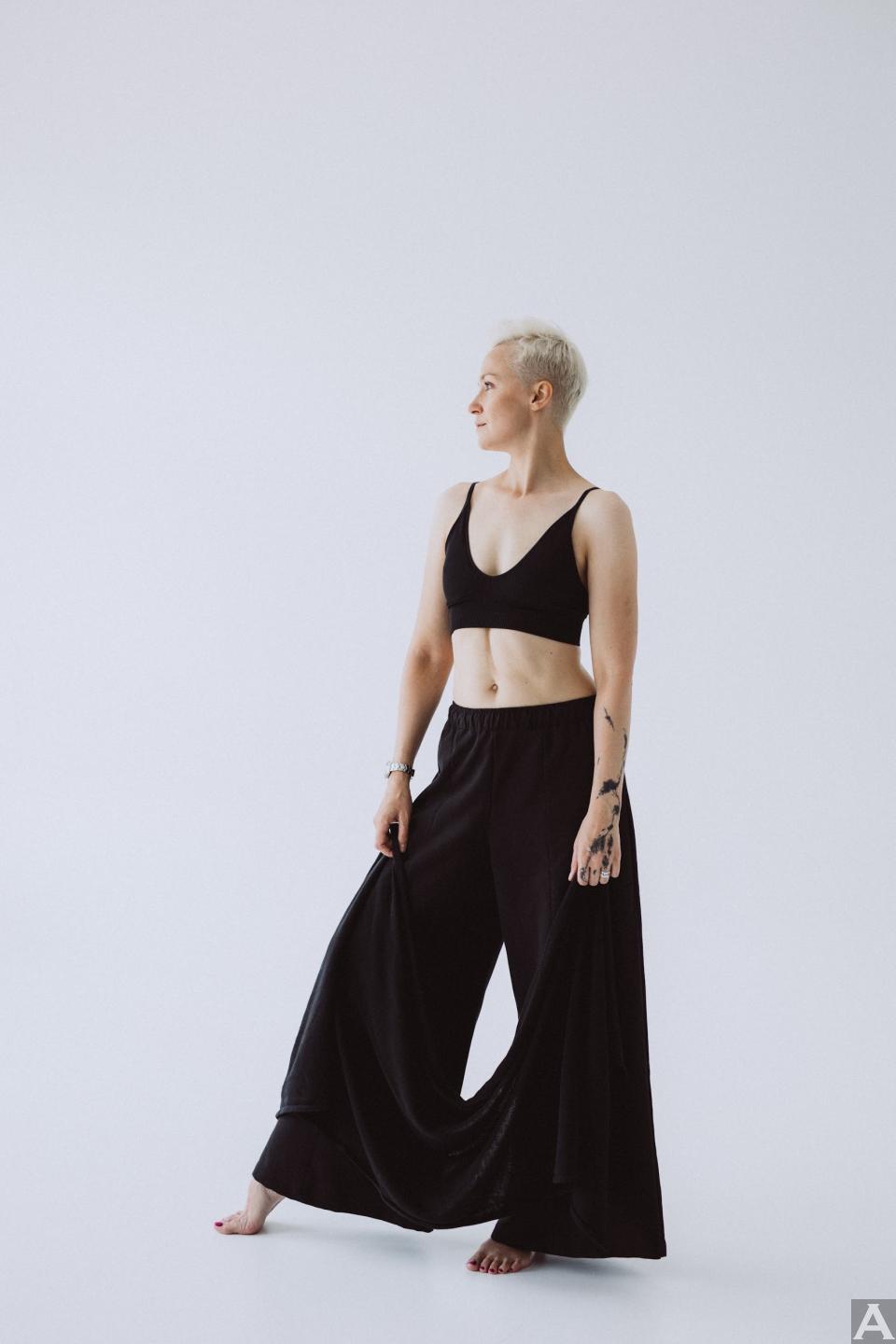 東京外国人モデル事務所アクアモデル所属の白人モデルのイリナ