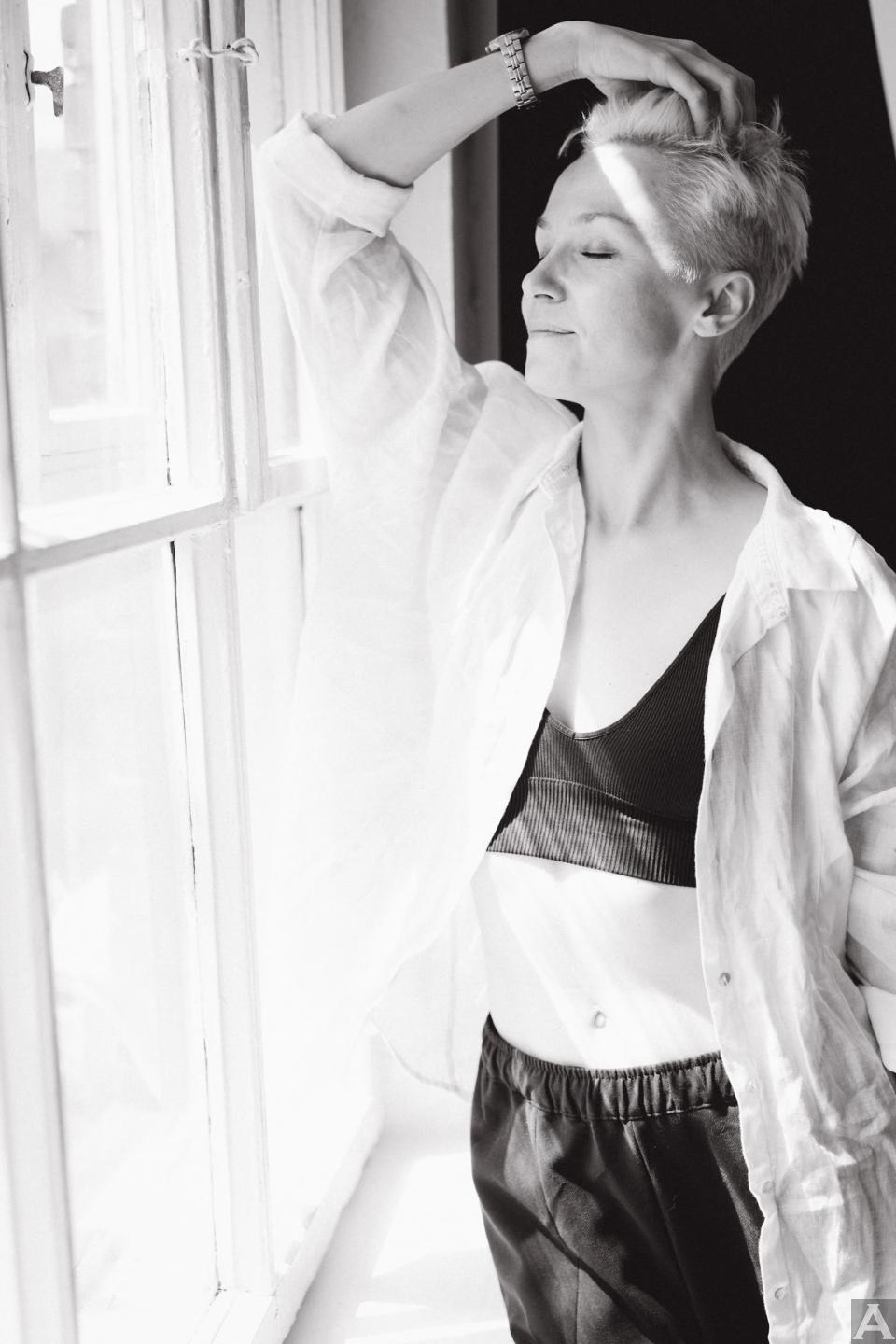 東京外国人モデル事務所アクアモデル所属の白人モデルのイリナ