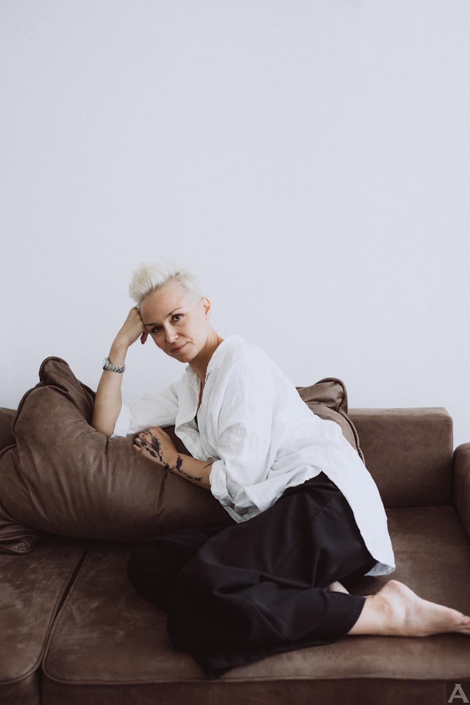 東京外国人モデル事務所アクアモデル所属の白人モデルのイリナ