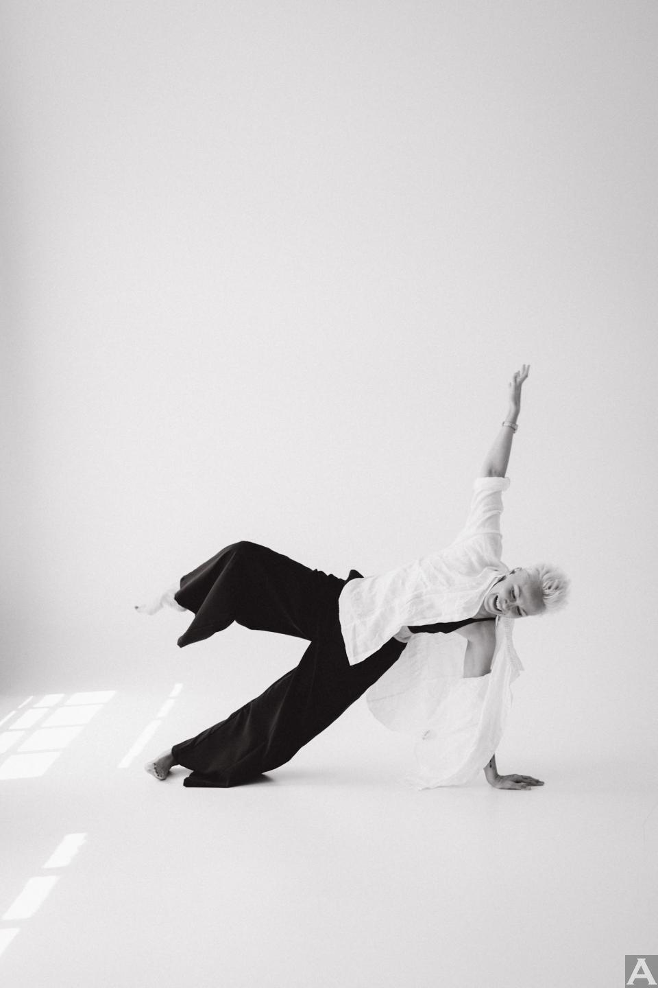 東京外国人モデル事務所アクアモデル所属の白人モデルのイリナ