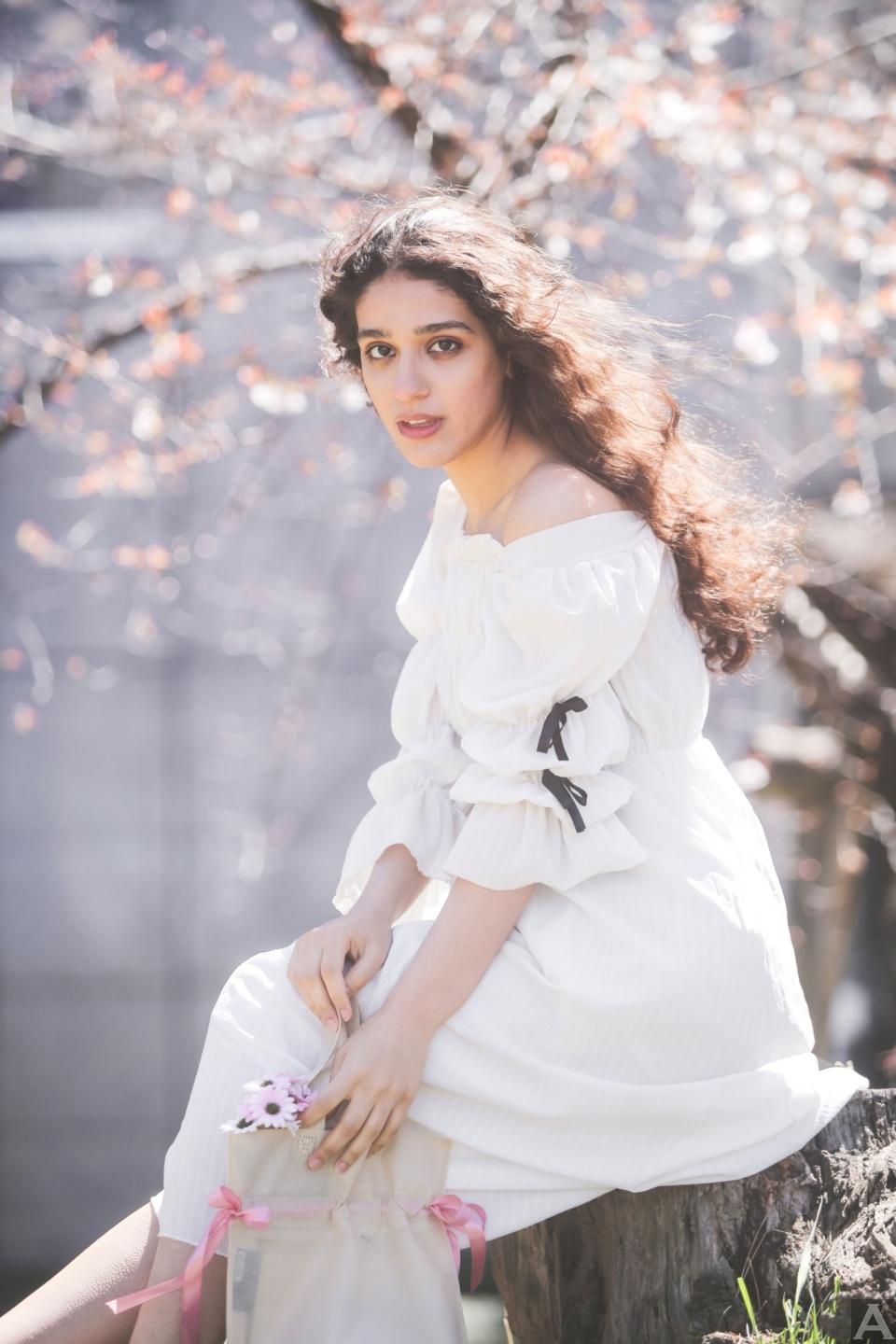 東京外国人モデル事務所アクアモデル所属のアラビックモデルのフォローラ