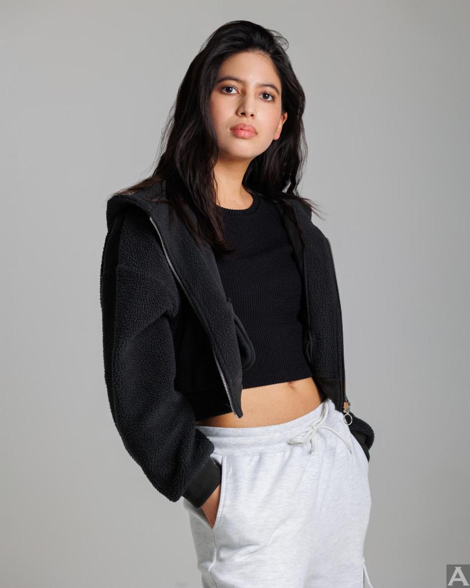 東京外国人モデル事務所アクアモデルのハーフモデルガビ