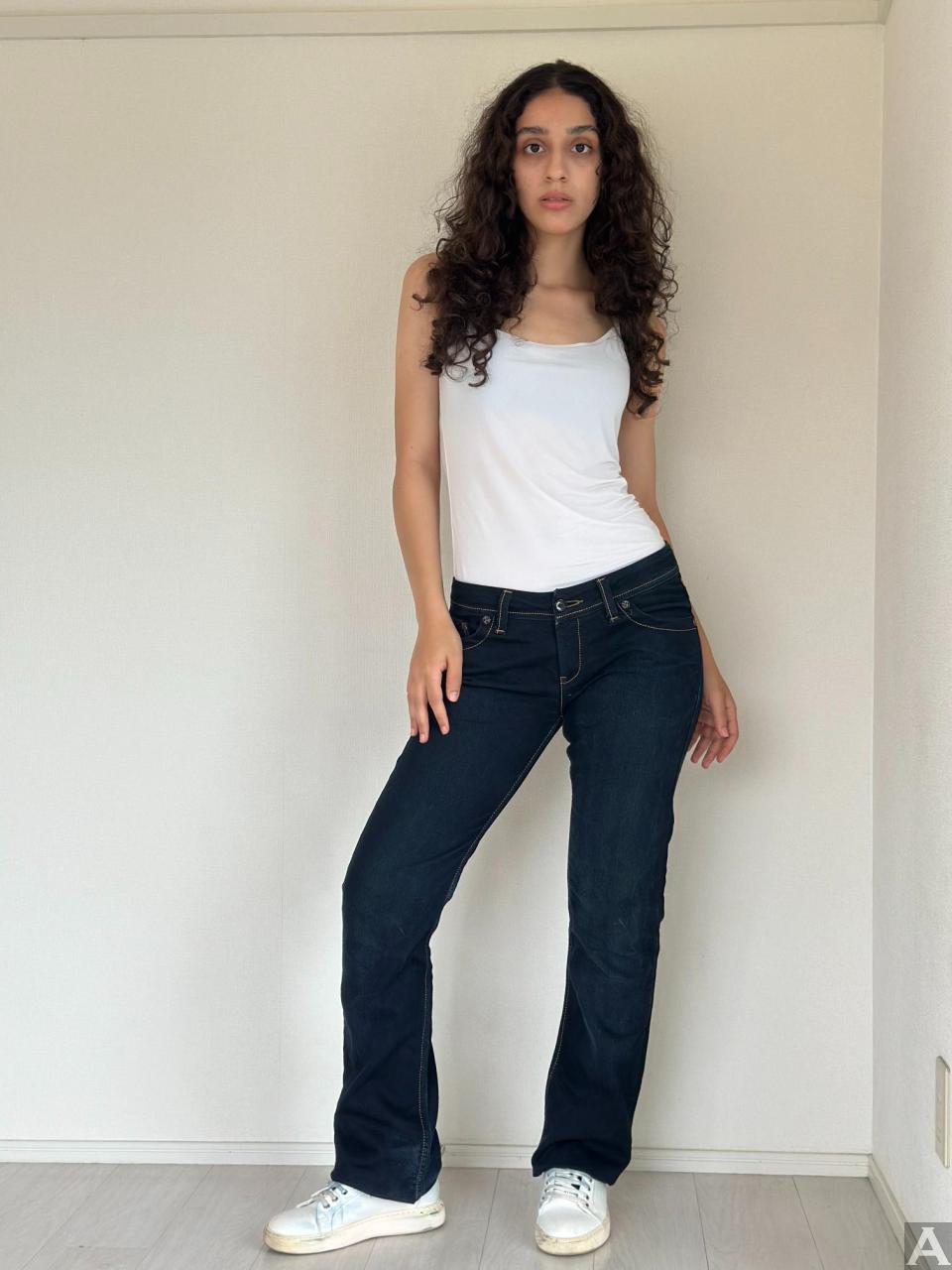 東京外国人モデル事務所アクアモデル所属のアラビックモデルのフォローラ